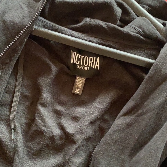 Victoria secret sweater - Picture 3 of 3